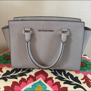 COPY - Michael Kors Selma handbag